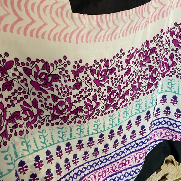 Silk tunic/top.  Boho flair.  Perfect for summer. - Picture 10 of 11